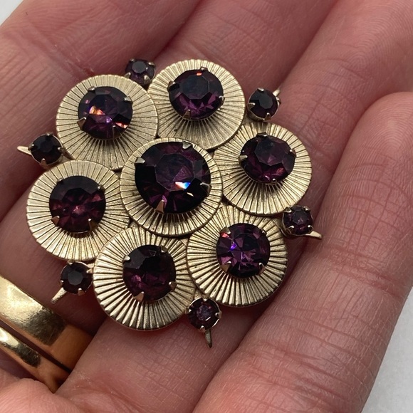 Vtg Purple Crystal Circle Design Flora Flower Brooch 1.5” - Picture 3 of 7